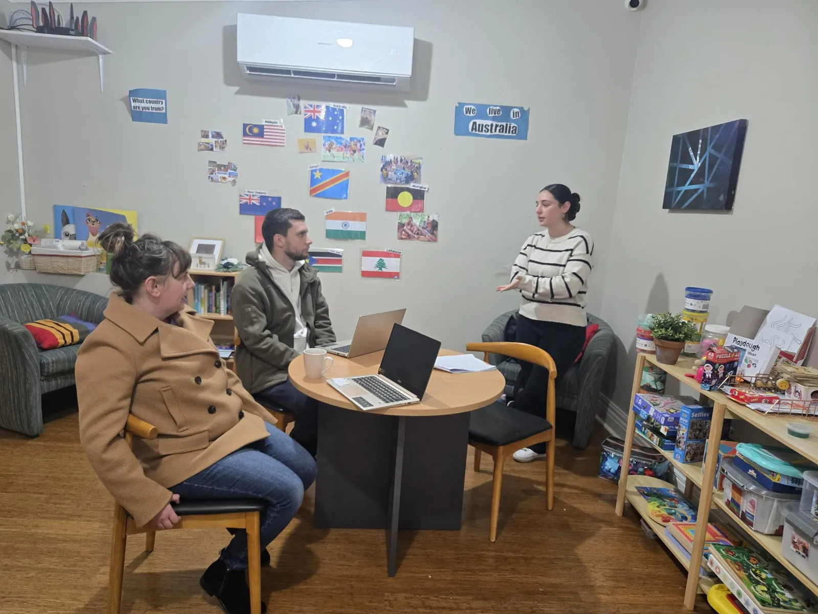 A skills conversation between a participant and mentor during the Employment Program